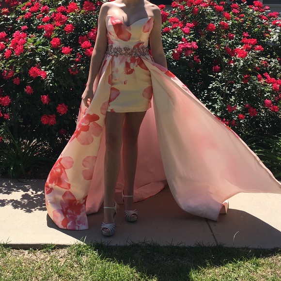 Mac Duggal Dresses & Skirts - size 2 floral Mac Duggal prom dress